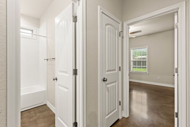 263 E Cougar Lane, China Spring, TX 76633