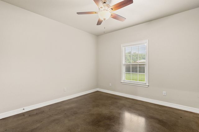 263 E Cougar Lane, China Spring, TX 76633