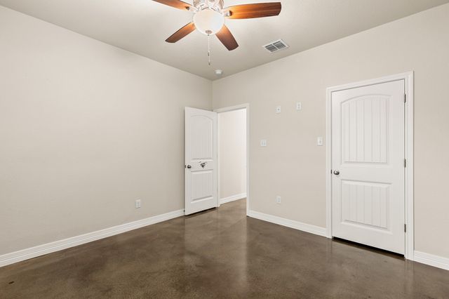 263 E Cougar Lane, China Spring, TX 76633