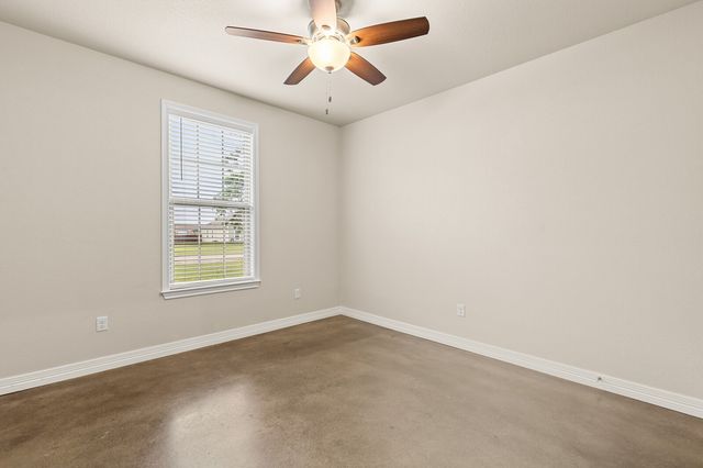 263 E Cougar Lane, China Spring, TX 76633