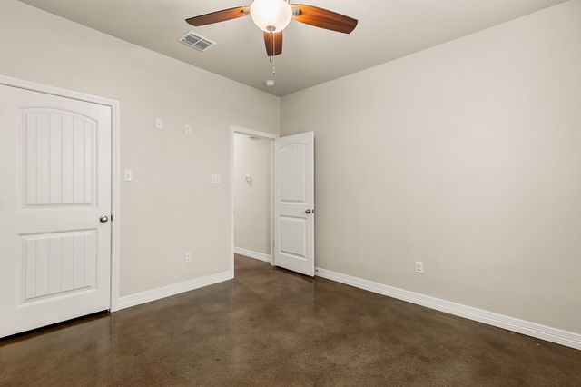 263 E Cougar Lane, China Spring, TX 76633