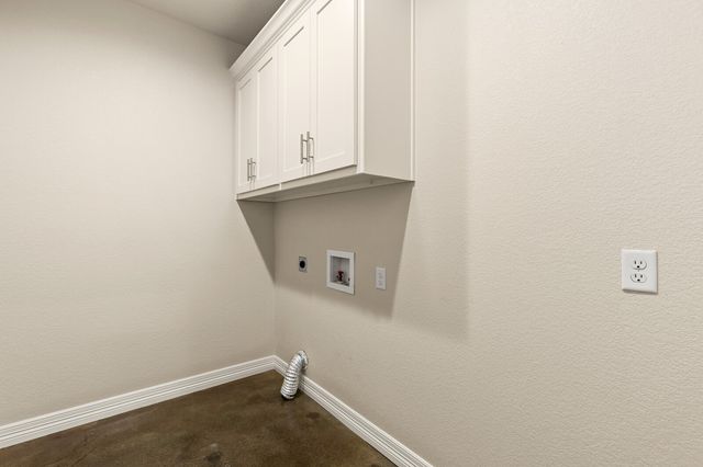 263 E Cougar Lane, China Spring, TX 76633