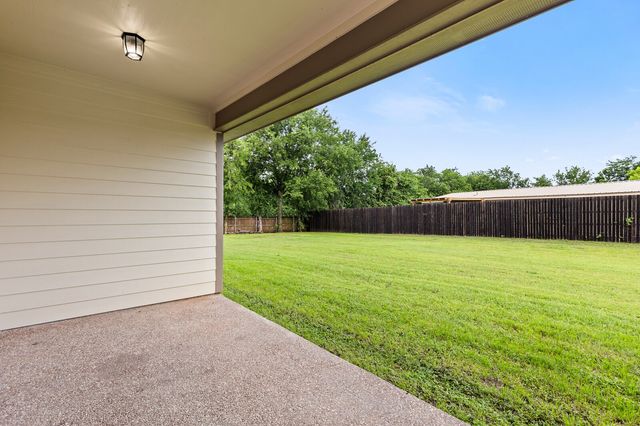 263 E Cougar Lane, China Spring, TX 76633