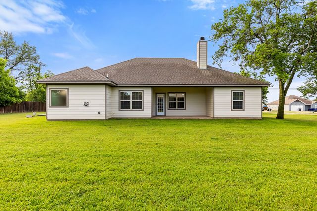 263 E Cougar Lane, China Spring, TX 76633