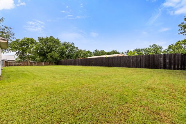 263 E Cougar Lane, China Spring, TX 76633