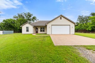 263 E Cougar Lane, China Spring, TX 76633