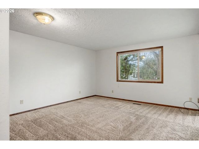 2025 BANYAN Ct Nw, Salem, OR 97304