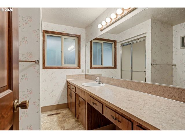 2025 BANYAN Ct Nw, Salem, OR 97304