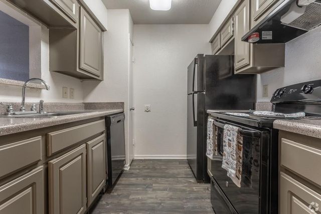 480 W Parker Road 22, Houston, TX 77091