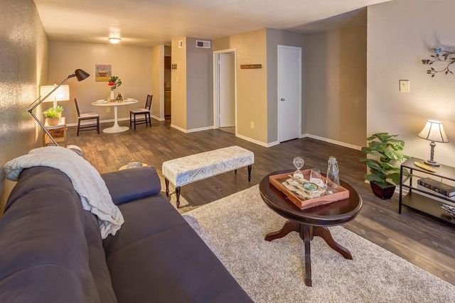 480 W Parker Road 22, Houston, TX 77091