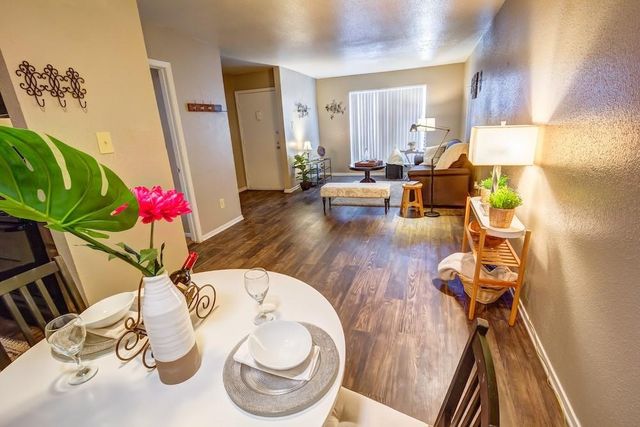 480 W Parker Road 22, Houston, TX 77091