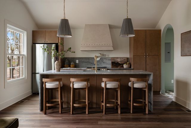 3808 Edwards Ave, Nashville, TN 37216