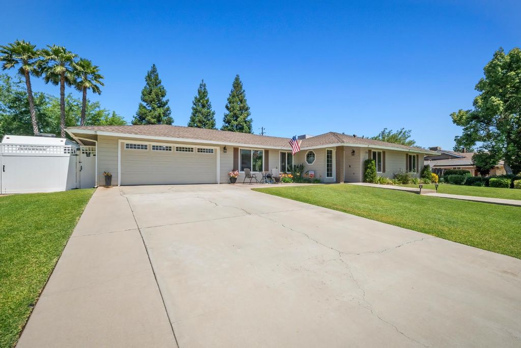 Image 1 of property listing at 18746 Auburn Way, Madera, CA 93638