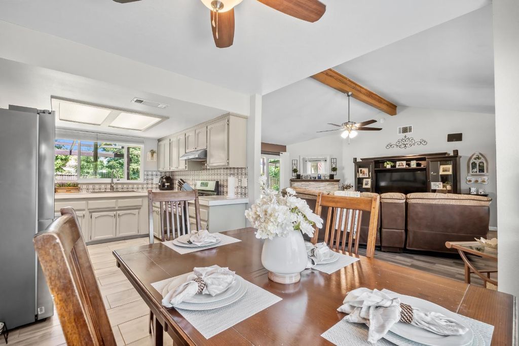Image 14 of property listing at 18746 Auburn Way, Madera, CA 93638