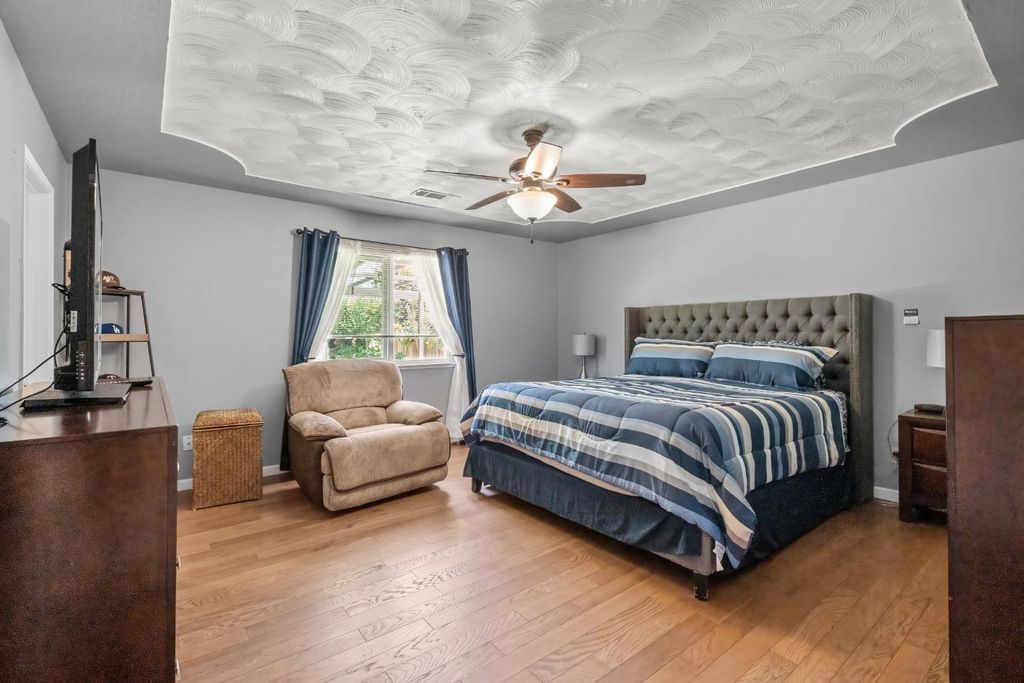 Image 16 of property listing at 18746 Auburn Way, Madera, CA 93638