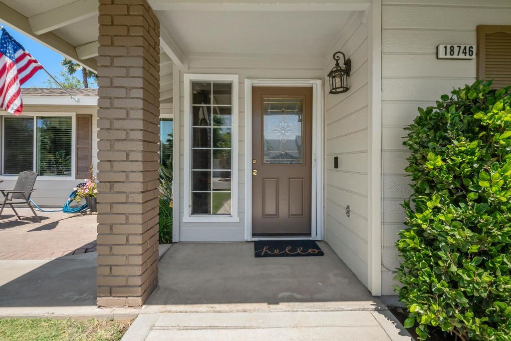 Image 2 of property listing at 18746 Auburn Way, Madera, CA 93638