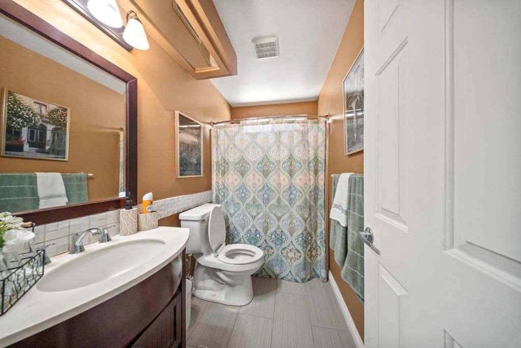 Image 22 of property listing at 18746 Auburn Way, Madera, CA 93638