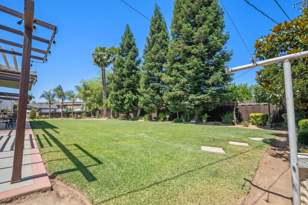 Image 32 of property listing at 18746 Auburn Way, Madera, CA 93638