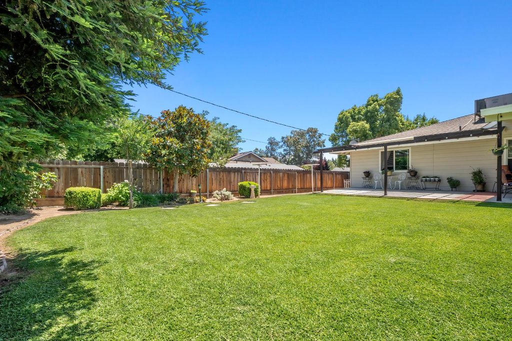 Image 34 of property listing at 18746 Auburn Way, Madera, CA 93638