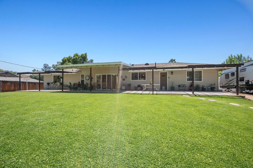 Image 35 of property listing at 18746 Auburn Way, Madera, CA 93638
