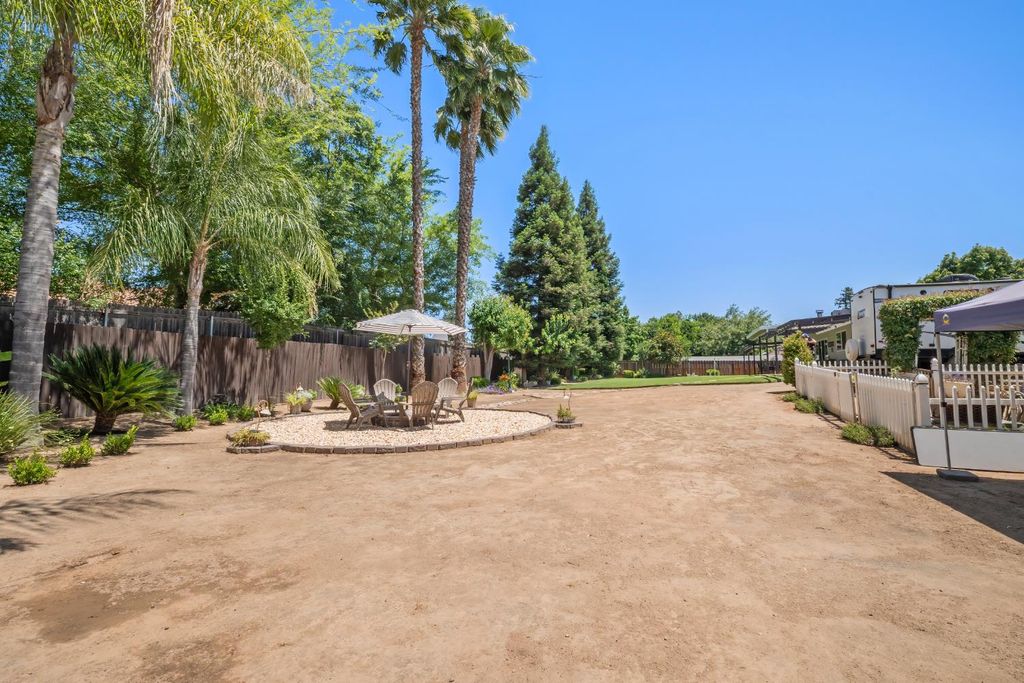 Image 38 of property listing at 18746 Auburn Way, Madera, CA 93638