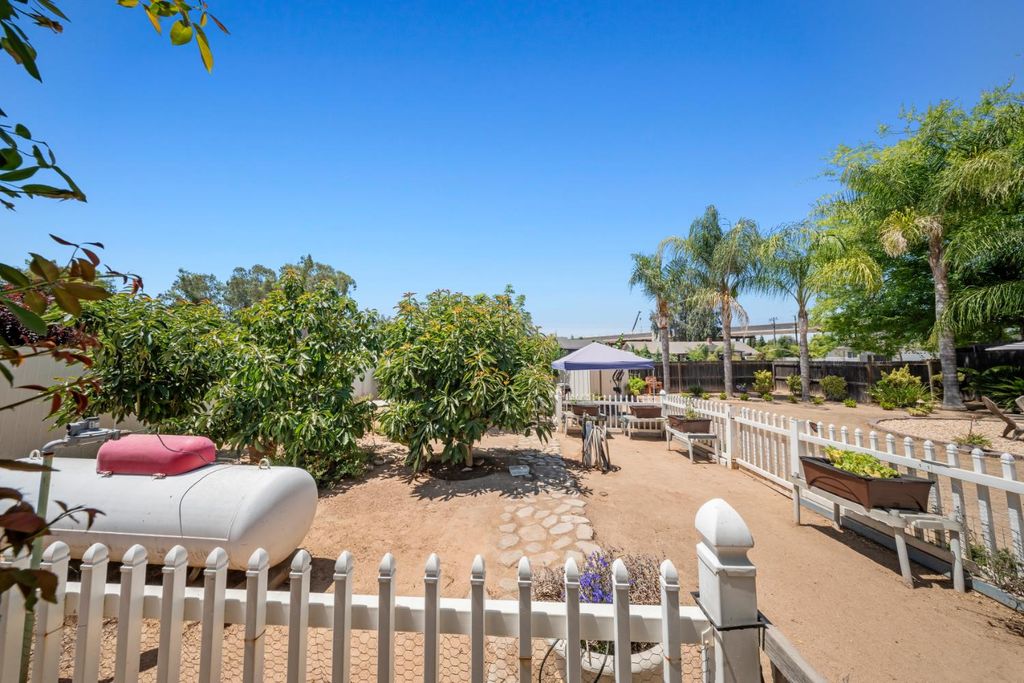 Image 40 of property listing at 18746 Auburn Way, Madera, CA 93638