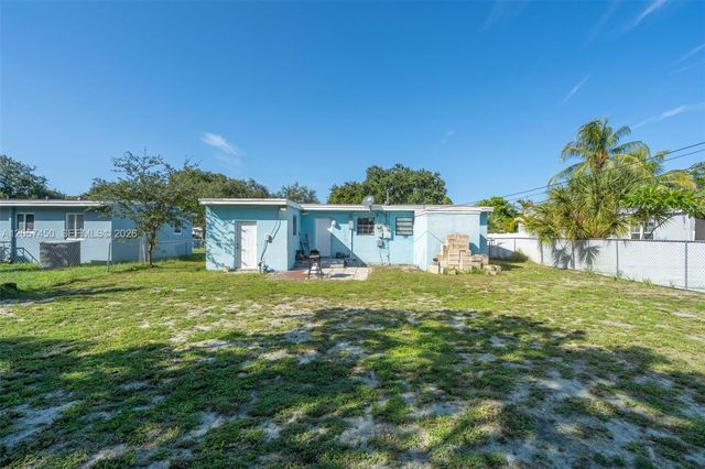 1207 Chateau Park Drive, Fort Lauderdale, FL 33311