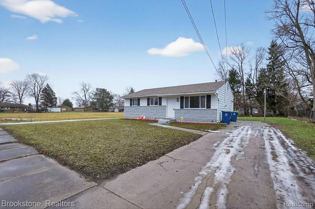 5050 Carnegie Street, Saginaw, MI 48601