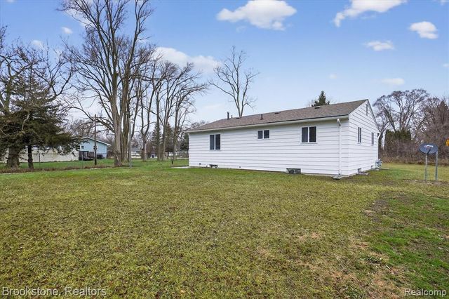 5050 Carnegie Street, Saginaw, MI 48601