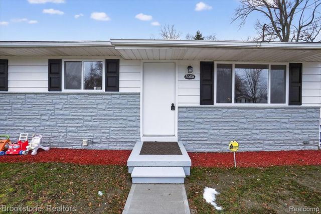 5050 Carnegie Street, Saginaw, MI 48601