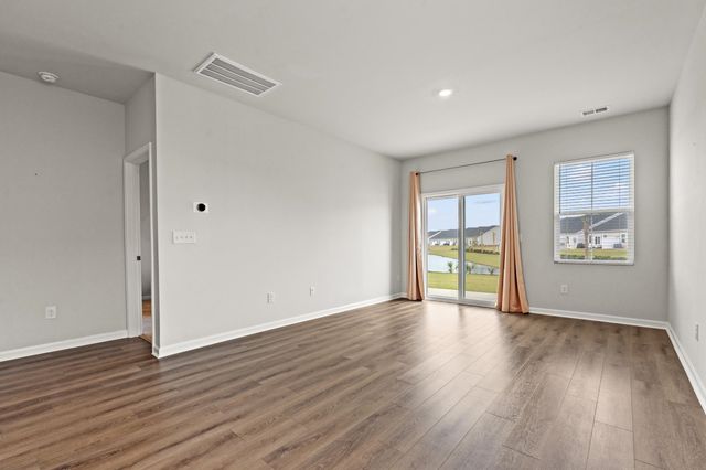 8037 Forest Edge Dr, Myrtle Beach, SC 29579