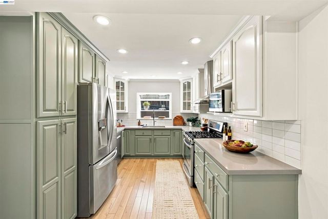 824 Santa Ray Ave., Oakland, CA 94610