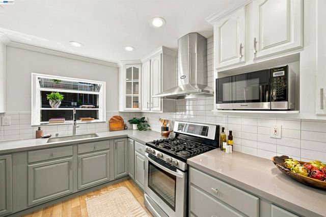 824 Santa Ray Ave., Oakland, CA 94610