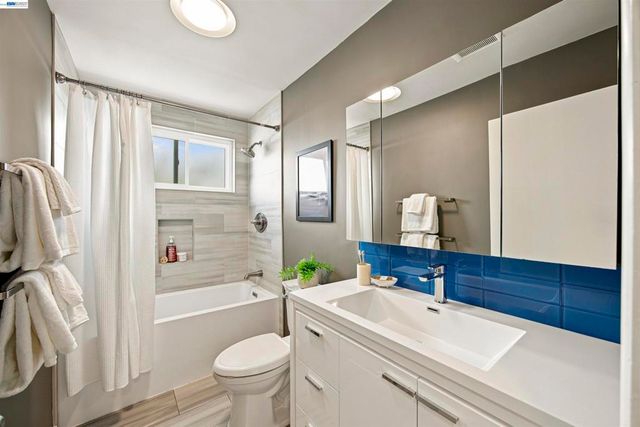 824 Santa Ray Ave., Oakland, CA 94610