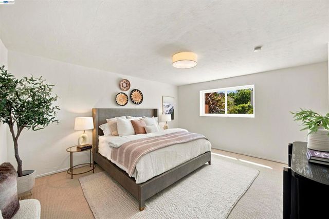 824 Santa Ray Ave., Oakland, CA 94610