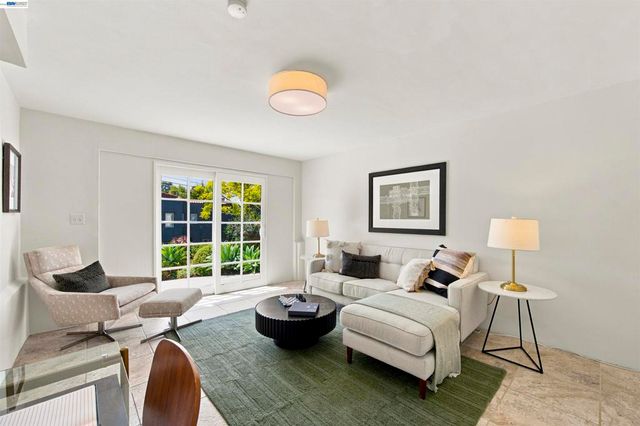 824 Santa Ray Ave., Oakland, CA 94610