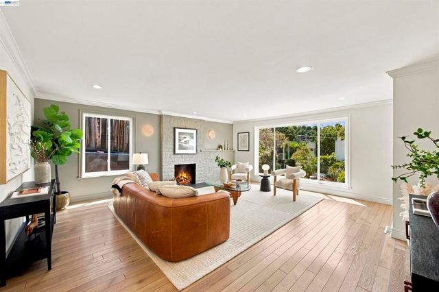 824 Santa Ray Ave., Oakland, CA 94610