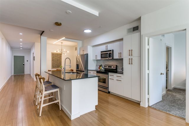 4040 N Hall Street 113, Dallas, TX 75219