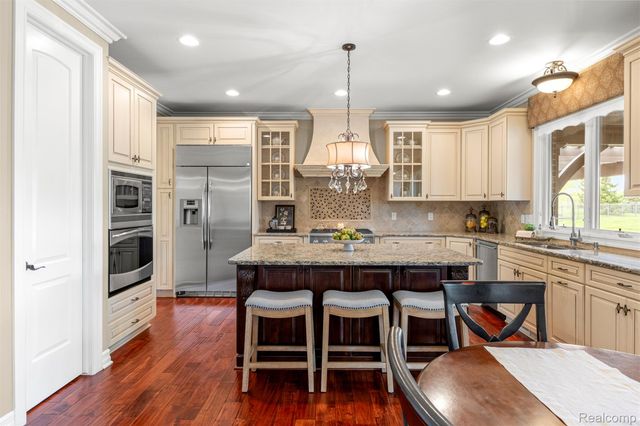 48892 Barola Court, Northville, MI 48167