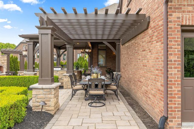 48892 Barola Court, Northville, MI 48167