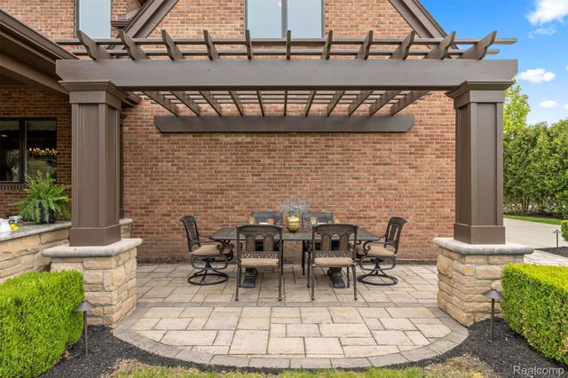 48892 Barola Court, Northville, MI 48167