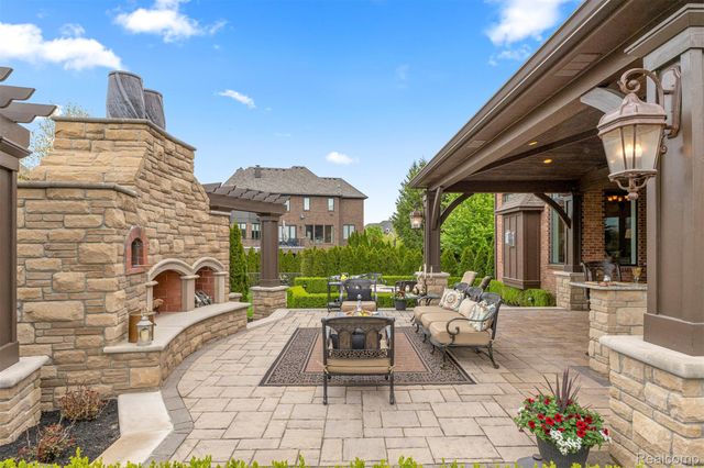 48892 Barola Court, Northville, MI 48167