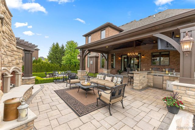48892 Barola Court, Northville, MI 48167