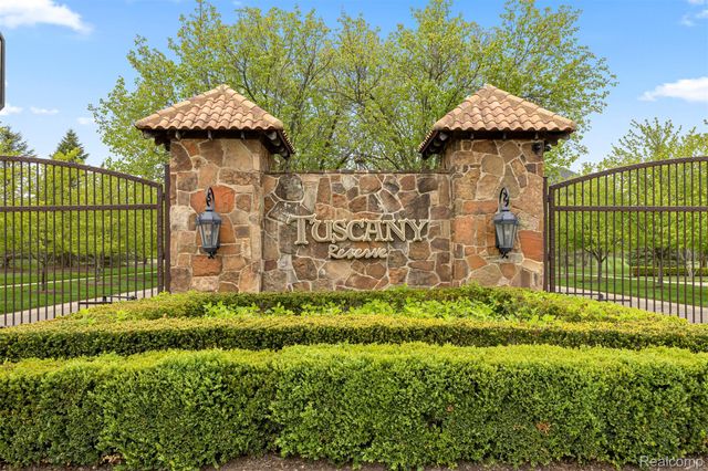 48892 Barola Court, Northville, MI 48167