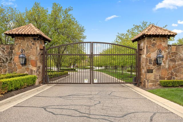 48892 Barola Court, Northville, MI 48167