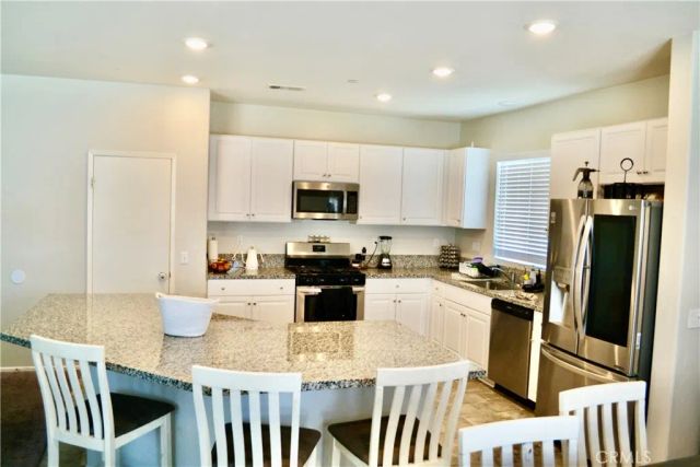 11500 Juliana, Adelanto, CA 92301