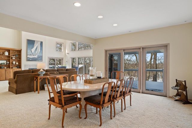 410 Deerpath W, Fontana, WI 53125