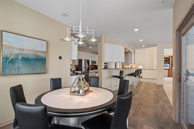 410 Deerpath W, Fontana, WI 53125