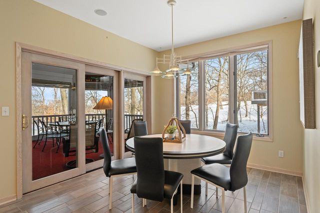 410 Deerpath W, Fontana, WI 53125