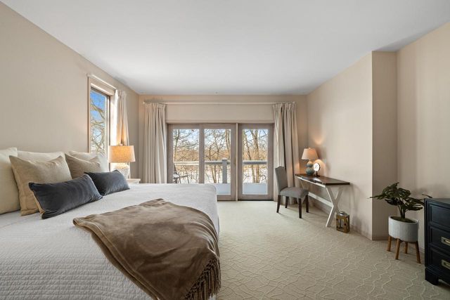 410 Deerpath W, Fontana, WI 53125